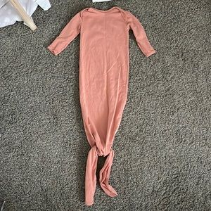 Marlowe and co. Knotted Infant gown